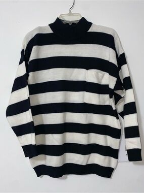 Vintage Classic Black and White Striped women’s shoulder padded Sweater